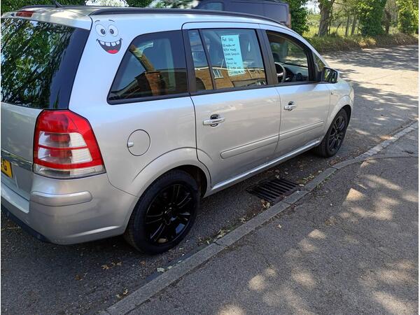 Vauxhall Zafira 1.6 16V Exclusiv Euro 5 5dr