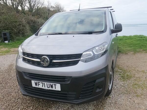 Vauxhall Vivaro Life 1.5 Turbo D Edition M MPV 5dr Diesel Manual SWB Euro 6 (s/s) (9 Seat) (120 ps)