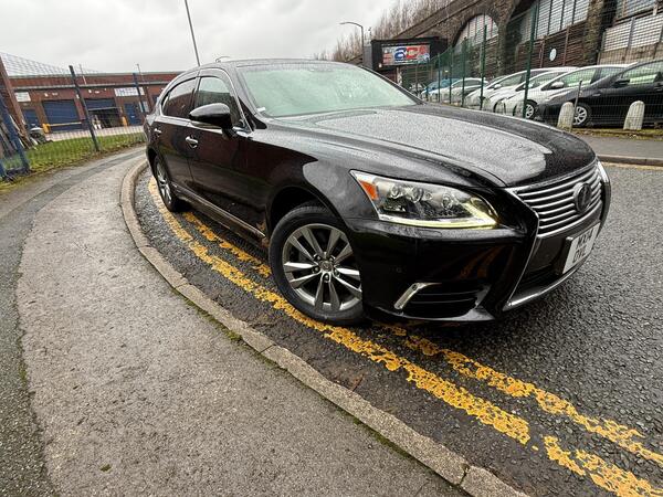 Lexus LS 5.0 600h V8 Premier Saloon 4dr Petrol Hybrid CVT 4WD Euro 6 (s/s) (445 ps)