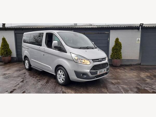 Ford Tourneo Custom 2.2 300 TDCi Limited Minibus Double Cab 5dr Diesel Manual L1 Euro 5 (s/s) (125 ps)