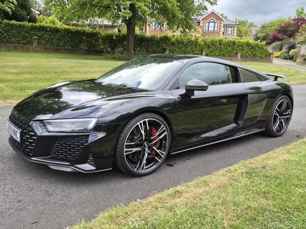 Audi R8 5.2 FSI V10 Performance Carbon Black S Tronic quattro Euro 6 (s/s) 2dr