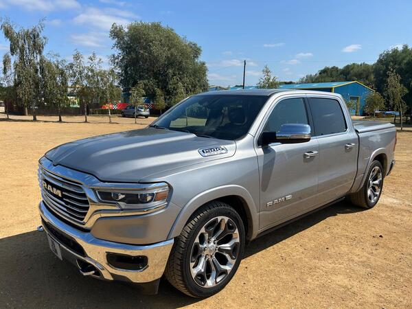 Dodge RAM LONGHORN 5.7 HEMI