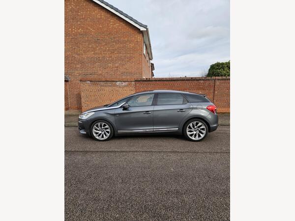 Citroen DS5 2.0 h e-HDi Airdream DSport EGS6 4WD Euro 5 (s/s) 5dr