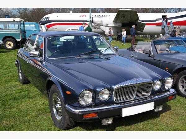 Daimler Double Six