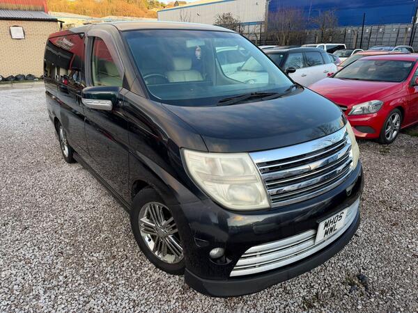 Nissan Elgrand 2.5 PETROL AUTOMATIC 8 SEATER RIDER 4dr