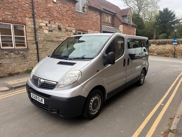 Vauxhall Vivaro 2.0 2900 CDTi Minibus 4dr Diesel Manual FWD L3 (202 g/km, 113 bhp)