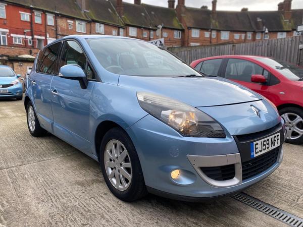 Renault Scenic 2.0 VVT Privilege CVT Euro 5 5dr