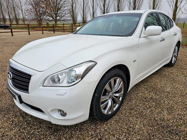 Infiniti M 3.5 35h V6 GT Premium Auto Euro 5 (s/s) 4dr