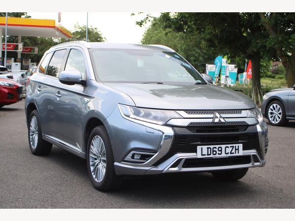 Mitsubishi Outlander 2.4h TwinMotor 13.8kWh 4h CVT 4WD Euro 6 (s/s) 5dr