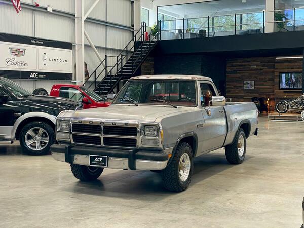 Dodge RAM 150 V8 Auto Short Bed 2dr