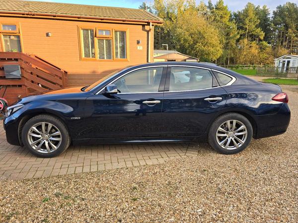 Infiniti Q70 3.5h V6 Premium Tech Auto Euro 5 (s/s) 4dr