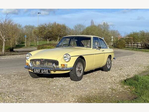 MG MGB GT 1967 Mk1 Peter Burgess engine wire wheels chrome bumper overdrive