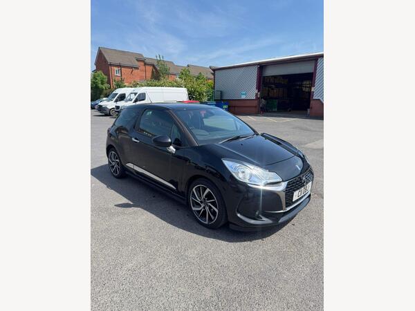 DS AUTOMOBILES DS 3 1.6 BlueHDi Connected Chic Euro 6 (s/s) 3dr