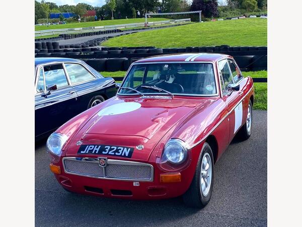 MG MGB GT 1.8 2dr