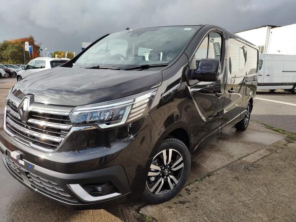 Renault Trafic 2.0 dCi Blue 30 Extra Sport Crew Van LWB Euro 6 (s/s) 6dr