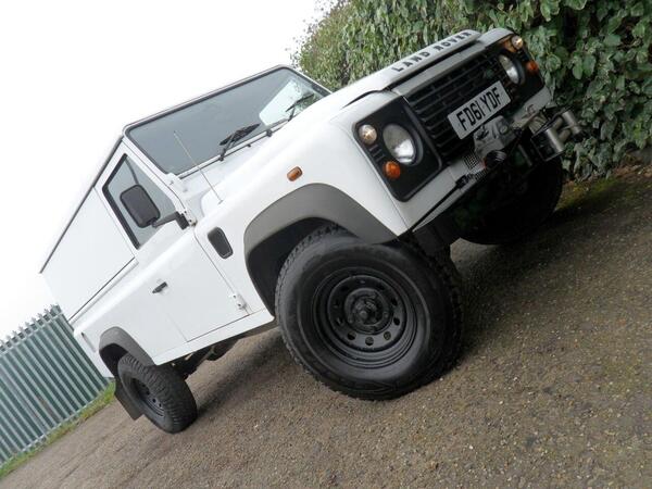 Land Rover Defender 110 2.2 TDCi Hard Top SUV 3dr Diesel Manual 4WD MWB Euro 5 (122 ps) One Owner Full History No Vat