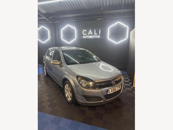 Vauxhall Astra 1.4i 16v Active 5dr
