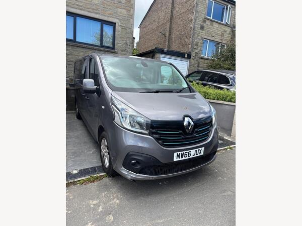 Renault Trafic 1.6 dCi 29 Sport Nav Crew Van Double Cab 6dr Diesel Manual LWB Euro 6 (120 ps)