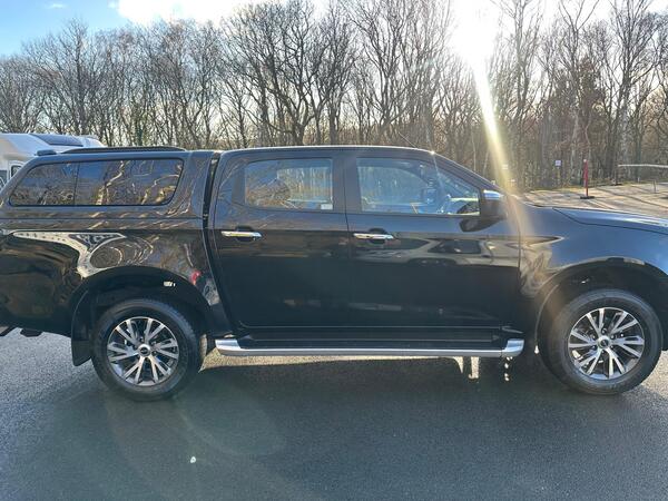 Isuzu D-Max 1.9 TD DL40 Auto 4WD Euro 6 (s/s) 4dr