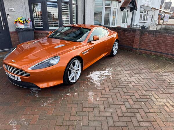 Aston Martin Virage 6.0 V12 T-TronicII Euro 5 2dr