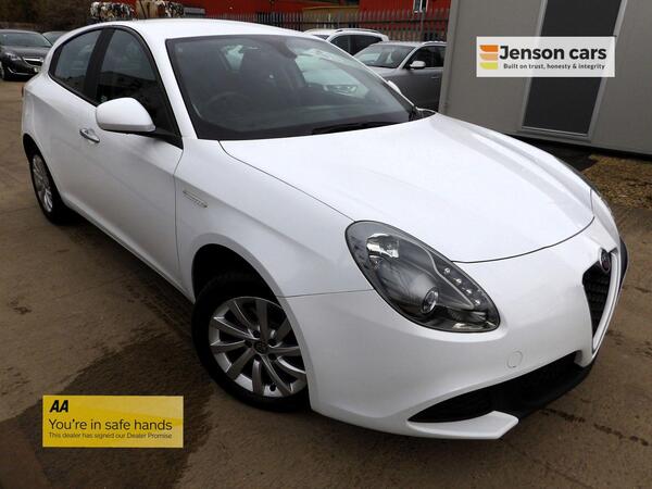 Alfa Romeo Giulietta 2.0 JTDM-2 Giulietta Euro 6 (s/s) 5dr