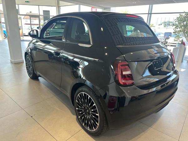 Fiat 500e C 42kWh La Prima Auto 2dr
