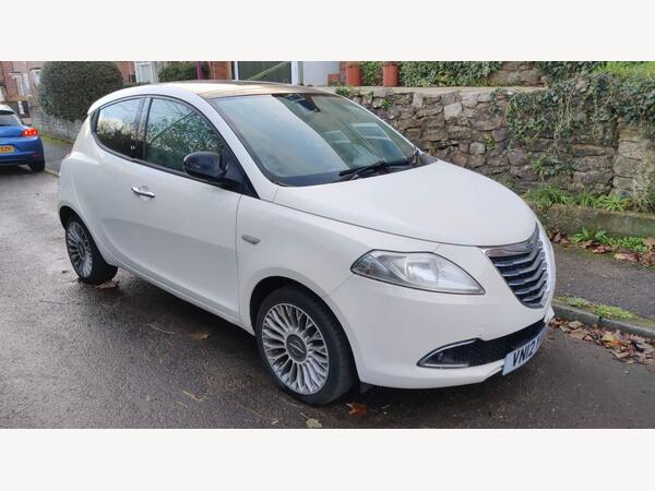 Chrysler Ypsilon 0.9 TwinAir Limited Euro 5 (s/s) 5dr