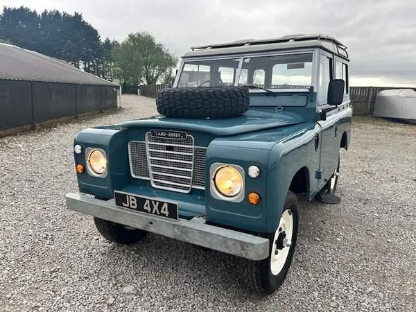 Land Rover Series III 2.3 88 Station Wagon (7 Seats)