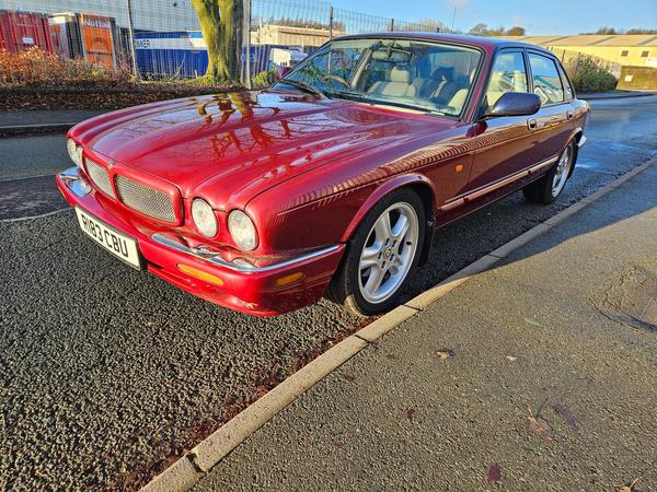 Jaguar XJR 4.0 V8 4dr