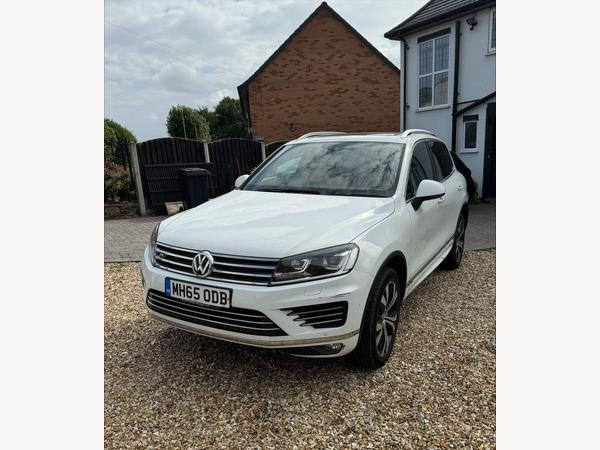 Volkswagen Touareg 3.0 TDI V6 BlueMotion Tech R-Line Tiptronic 4WD Euro 6 (s/s) 5dr