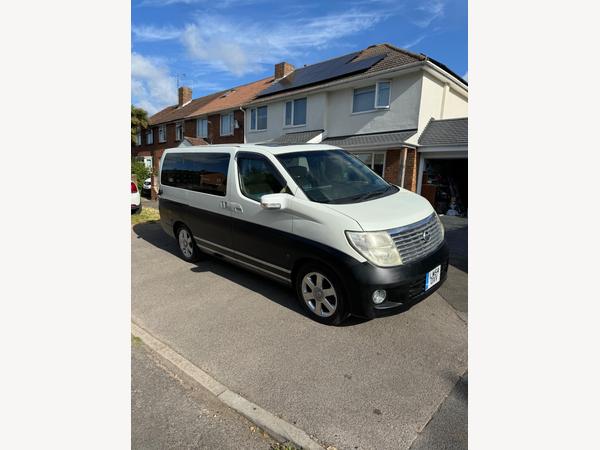Nissan Elgrand Camper