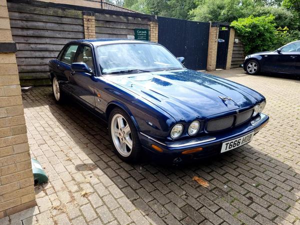 Jaguar XJR 4.0 V8 4dr