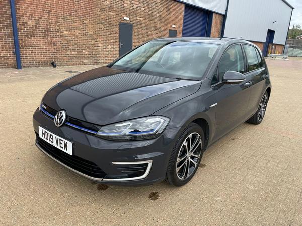 Volkswagen e-Golf 35.8kWh e-Golf Auto 5dr