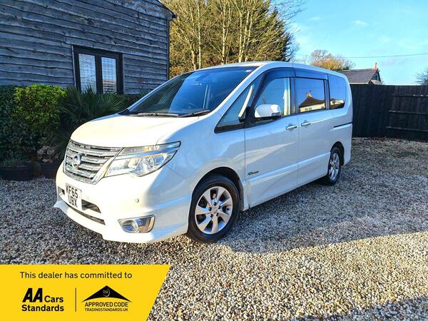 Nissan Serena APPLE/ANDROID CARPLAY *HYBRID 2.0 5dr