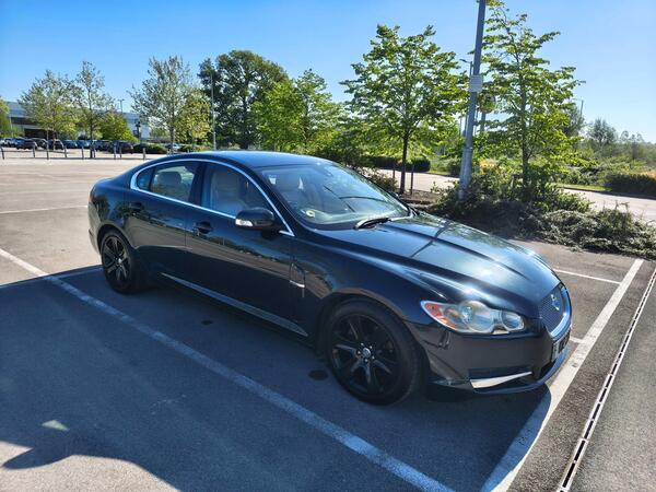 Jaguar XF 2.7d V6 Premium Luxury Auto Euro 4 4dr