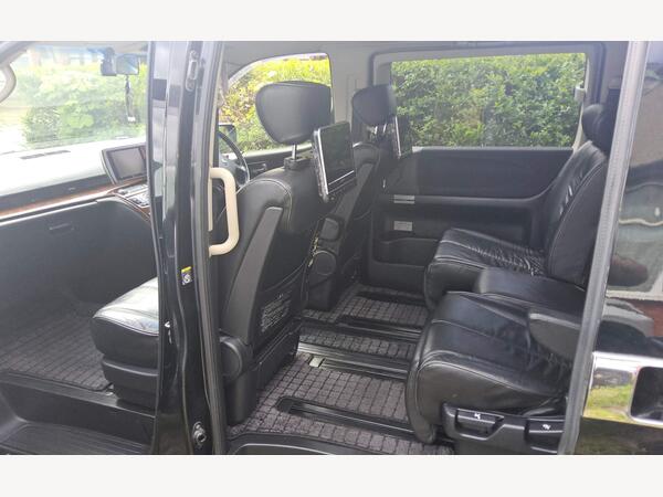 Nissan Elgrand 2.5 V6