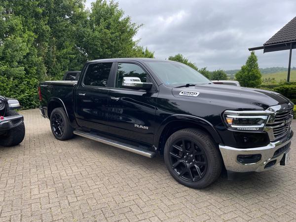 Dodge RAM 2019 1500 Laramie 4x4 5.7 4dr