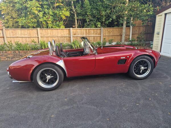 AK Cobra Cobra 427 v8