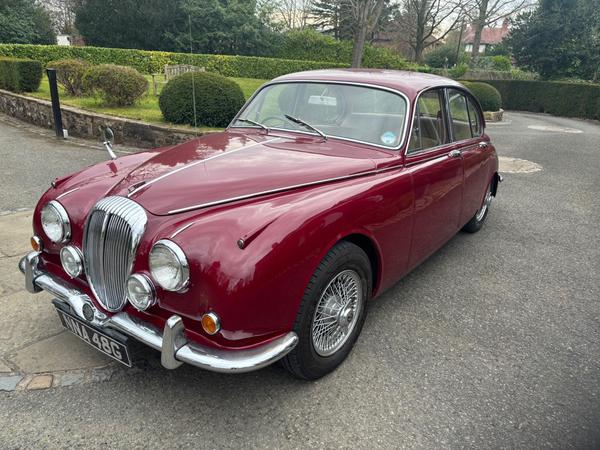 Daimler V8-250