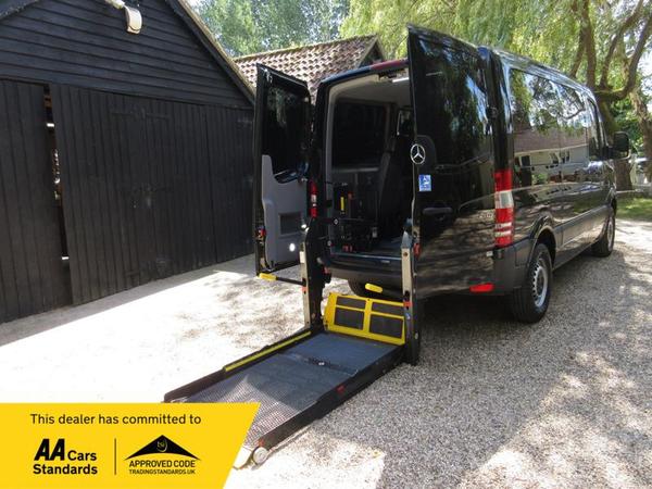 Mercedes-Benz Sprinter 211 2.1CDi LOW ROOF SWB AUTOMATIC WHEELCHAIR ACCESS VEHICLE WAV ** L@@K ONLY 10,000 MILES ** 5dr
