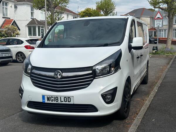 Vauxhall Vivaro 1.6 CDTi 2900 BiTurbo ecoTEC Limited Edition Nav Crew Van Double Cab 5dr Diesel Manual L2 H1 Euro 6 (s/s) (6 Seat) (125 ps)