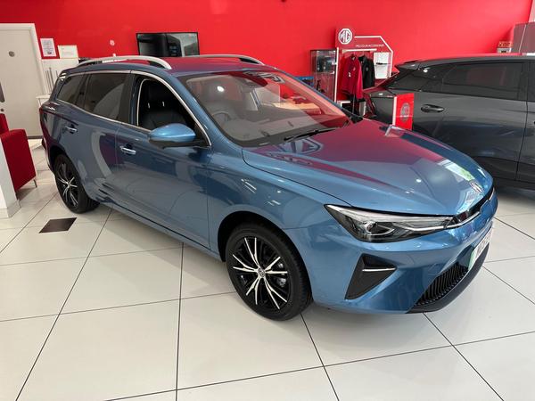 MG MG5 61.1kWh Trophy Auto 5dr