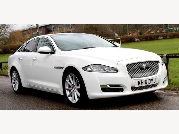 Jaguar XJ 3.0 V6 Supercharged Premium Luxury Saloon 4dr Petrol Auto Euro 5 (s/s) (340 ps)