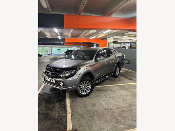 Mitsubishi L200 2.4 DI-D DC Barbarian Pickup Double Cab 4dr Diesel Auto 4WD Euro 5 (178 ps)