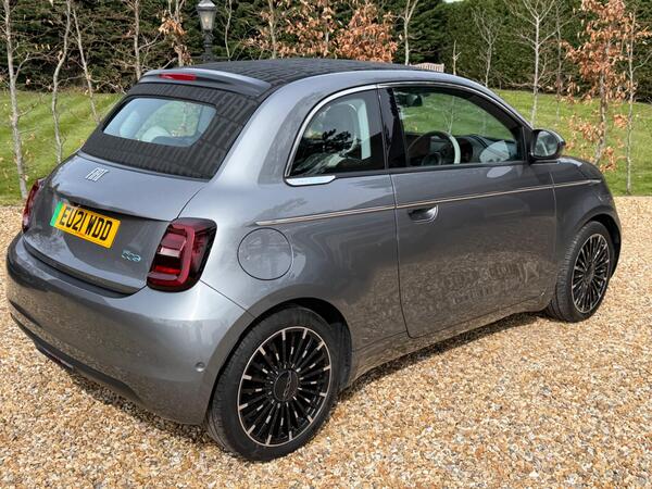 Fiat 500e C 42kWh La Prima Auto 2dr