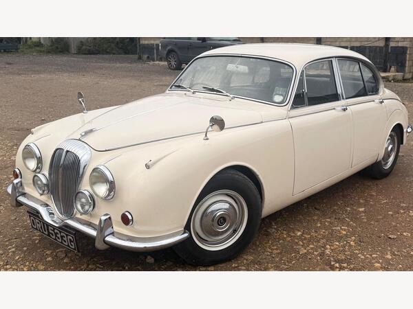 Daimler V8-250