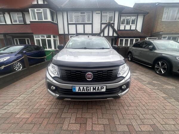 Fiat Fullback 2.4D Cross Pickup Double Cab 4dr Diesel Manual 4WD Euro 6 (180 ps)