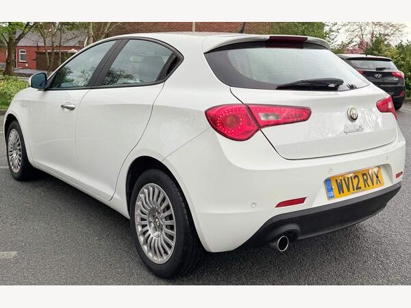 Alfa Romeo Giulietta 1.6 JTDM-2 Turismo Euro 5 (s/s) 5dr