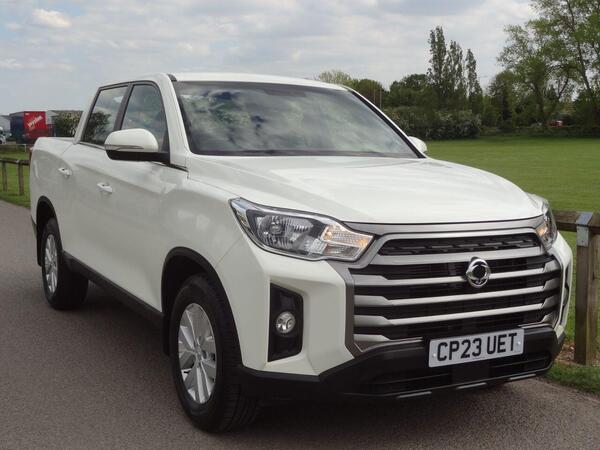 SsangYong Musso 2.2D EX 4WD Euro 6 4dr