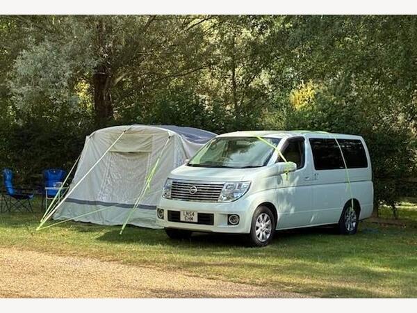 Nissan Elgrand E51 - Campervan